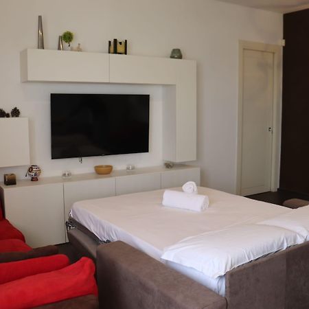Bari Airport Seaview Apartment Exterior foto